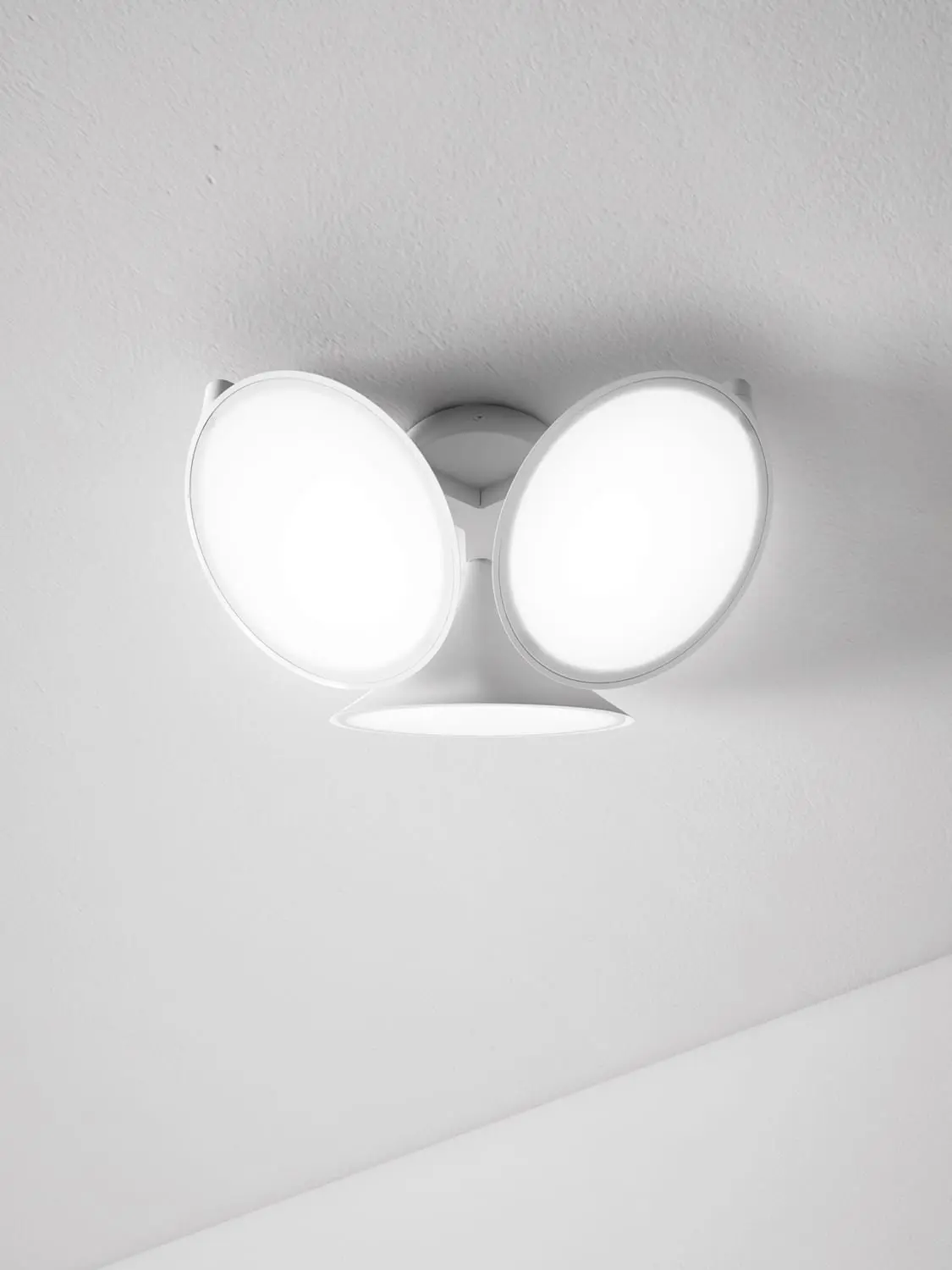 Moderne dreiflammige LED-Deckenleuchte Orchid Axolight – Bild 8