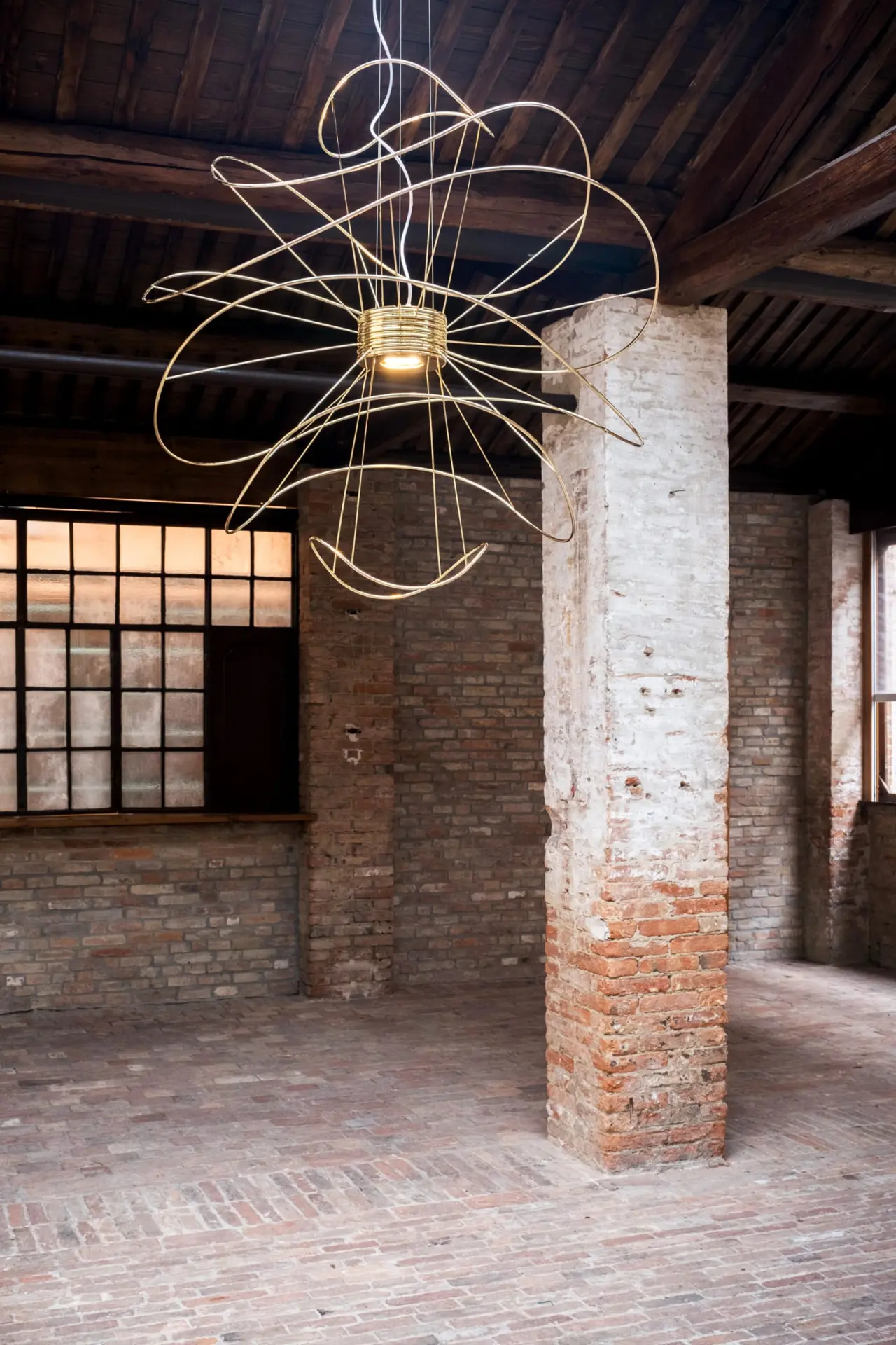 Traumhafte LED-Hängeleuchte Hoops Gold Axo Light – Bild 12