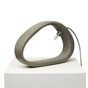 Beton-Tischleuchte Aretha T – Bild 2