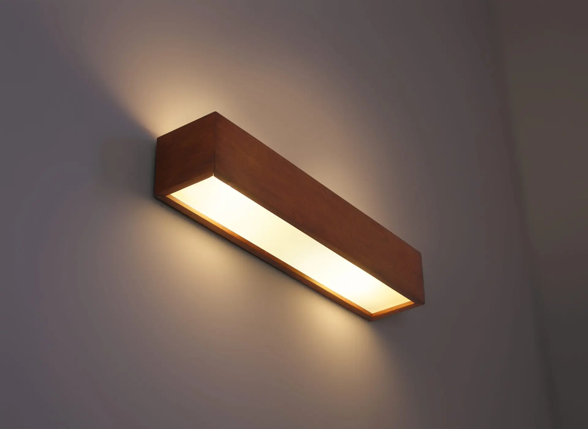 Wunderschöne Holz Wandleuchte Alma – Bild 2