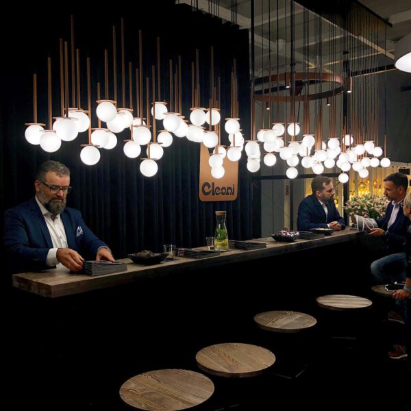 Einzigartige LED-Hängeleuchte Cotton Panel mit Opalglaskugel