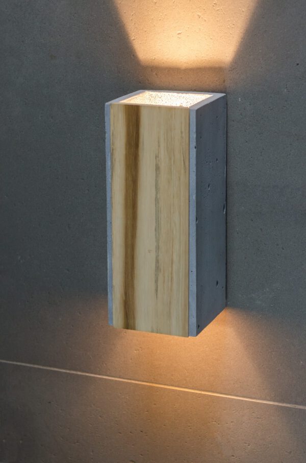 Beton-Wandleuchte Orto Teak