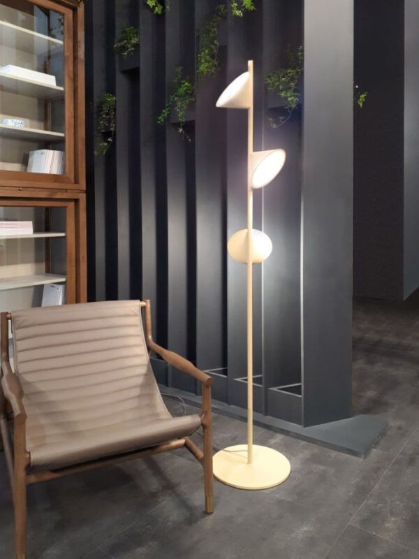 Stilvolle dreiflammige LED-Stehleuchte Orchid Axo Light
