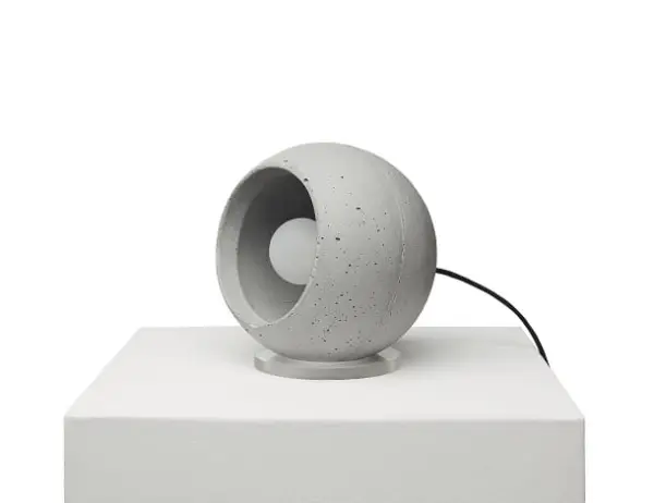Beton-Tischleuchte Superfly T
