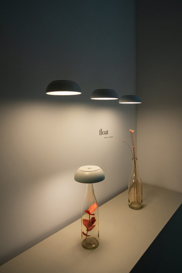 Designer-Tischlampe Float Axo Light mit USB IP55