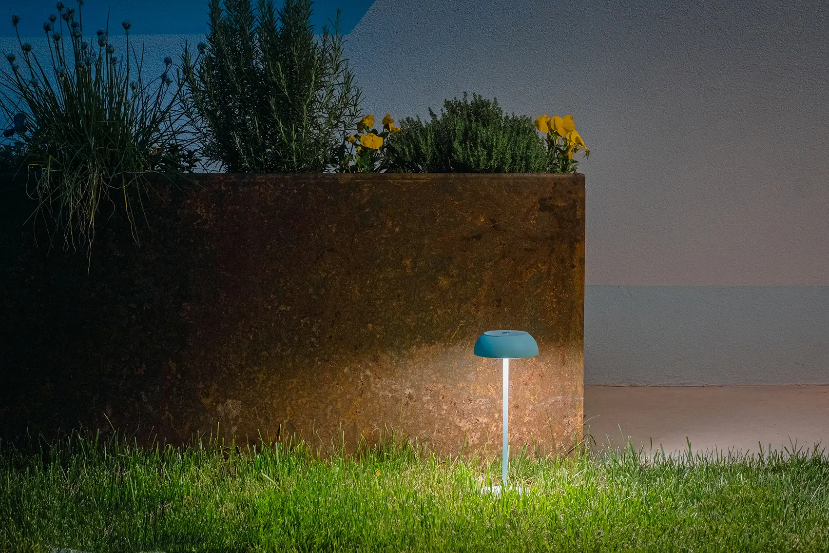 Designer-Tischlampe Float Axo Light mit USB IP55 – Bild 13