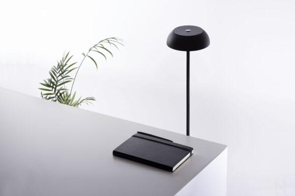 Designer-Stehlampe Float Axo Light mit USB IP55