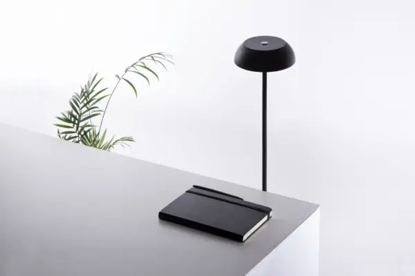 Designer-Stehlampe Float Axo Light mit USB IP55