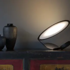 Geometrische LED-Tischleuchte Cut Axo Light – Bild 4