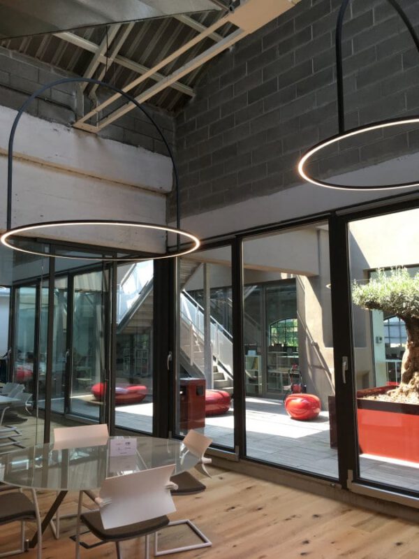 Einzigartige LED Hängeleuchte U-light Axo Light