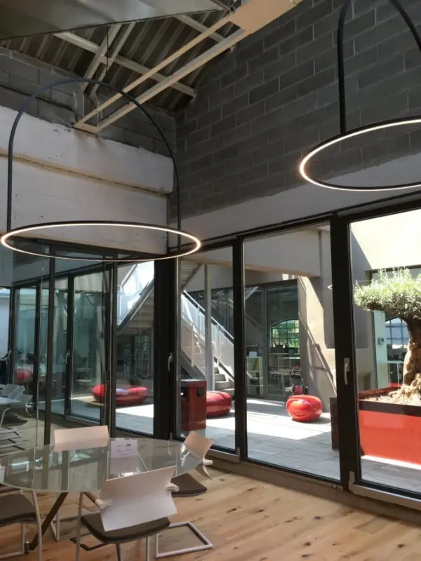 Einzigartige LED Hängeleuchte U-light Axo Light