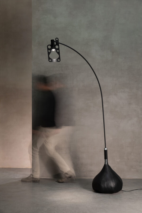 Zeitlose Designer LED-Stehleuchte Bul-Bo Axolight