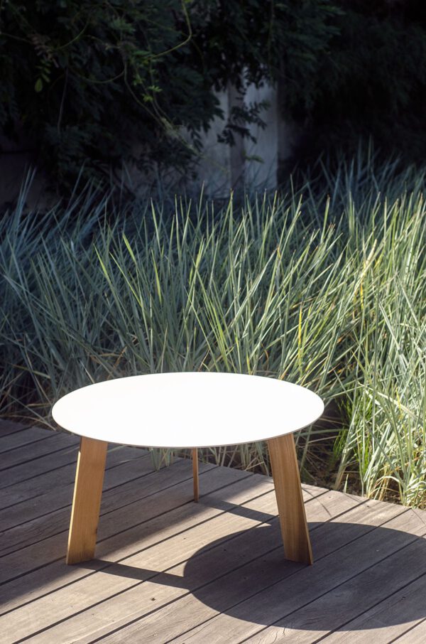 Stilvoller Outdoor- und Indoor-Tisch Beetle 50