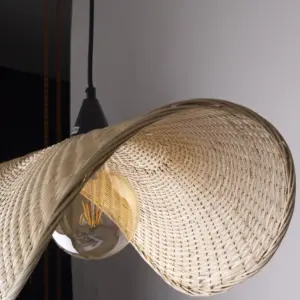 Stylische Hängeleuchte Koschi I – Bild 2