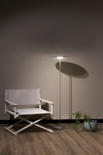 Geometrische LED Stehleuchte Aeroplan