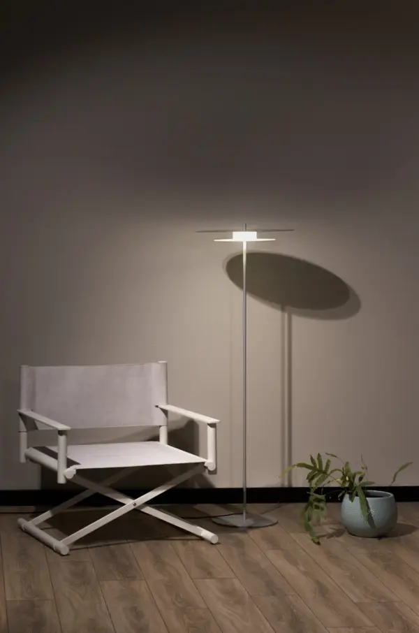 Geometrische LED Stehleuchte Aeroplan