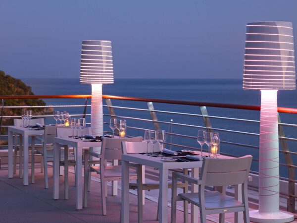 Design Stehlampe Miss Jane Indoor – Outdoor Serralunga