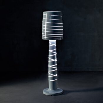 Design Stehlampe Miss Jane Indoor – Outdoor Serralunga