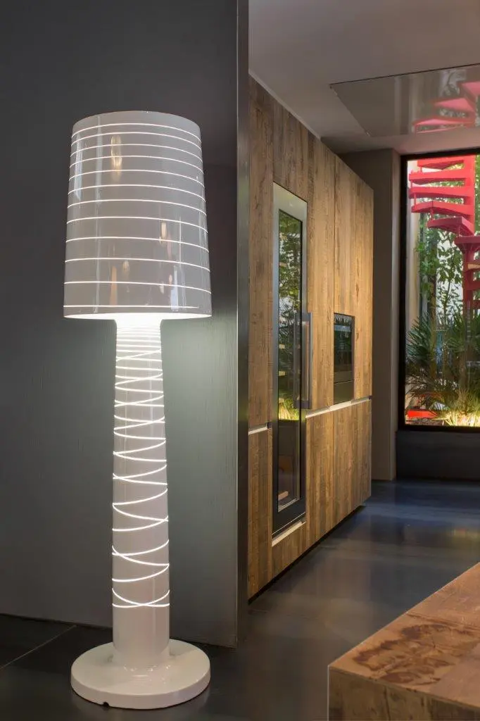 Design Stehlampe Miss Jane Indoor – Outdoor Serralunga – Bild 13