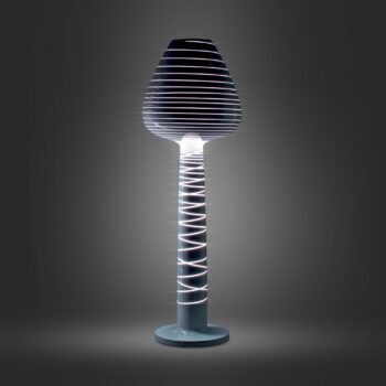 Einzigartige Stehlampe Lady Mary Indoor – Outdoor Serralunga