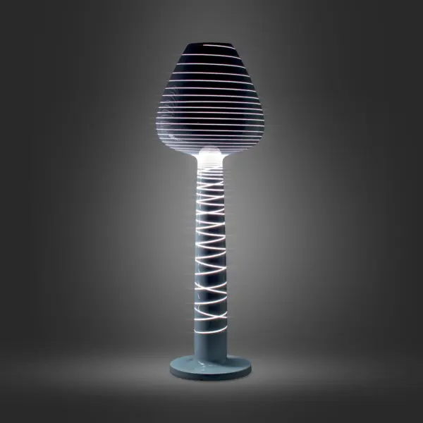 Einzigartige Stehlampe Lady Mary Indoor – Outdoor Serralunga