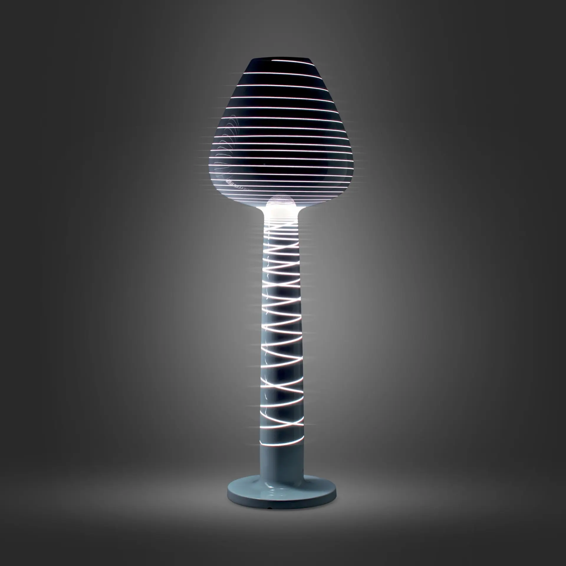 Einzigartige Stehlampe Lady Mary Indoor – Outdoor Serralunga – Bild 1
