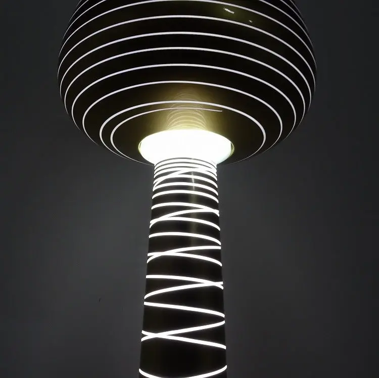 Einzigartige Stehlampe Lady Mary Indoor – Outdoor Serralunga – Bild 5