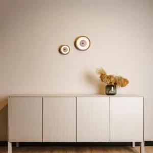 Moderne LED-Wandleuchte Bugie aus Holz – Bild 3