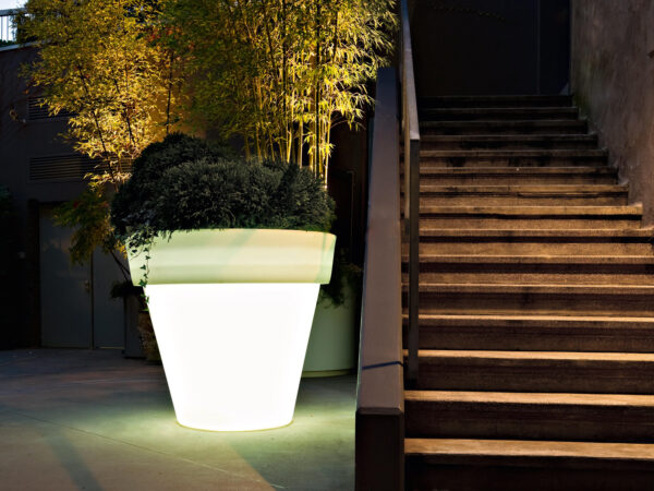 Designer-Blumentopf mit Licht Vas-One Indoor – Outdoor Serralunga