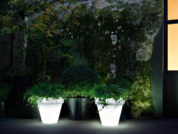 Designer-Blumentopf mit Licht Vas-Three Indoor – Outdoor Serralunga