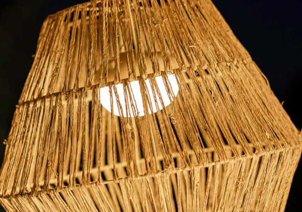 Sisine Hängeleuchte – Stilvolle Beleuchtung für drinnen und draußen