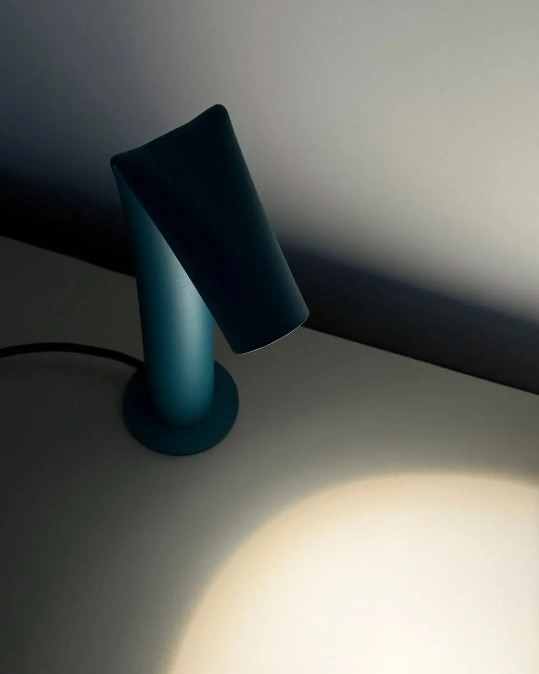 Designer LED - Tischlampe Bender Axolight – Bild 7