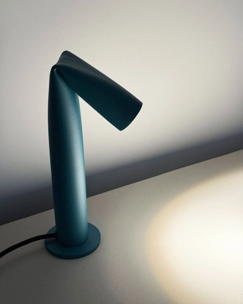 Designer LED - Tischlampe Bender Axolight